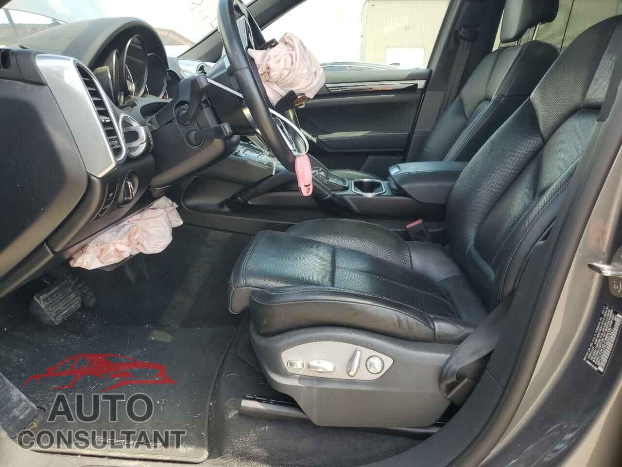 PORSCHE CAYENNE 2017 - WP1AA2A27HKA91912