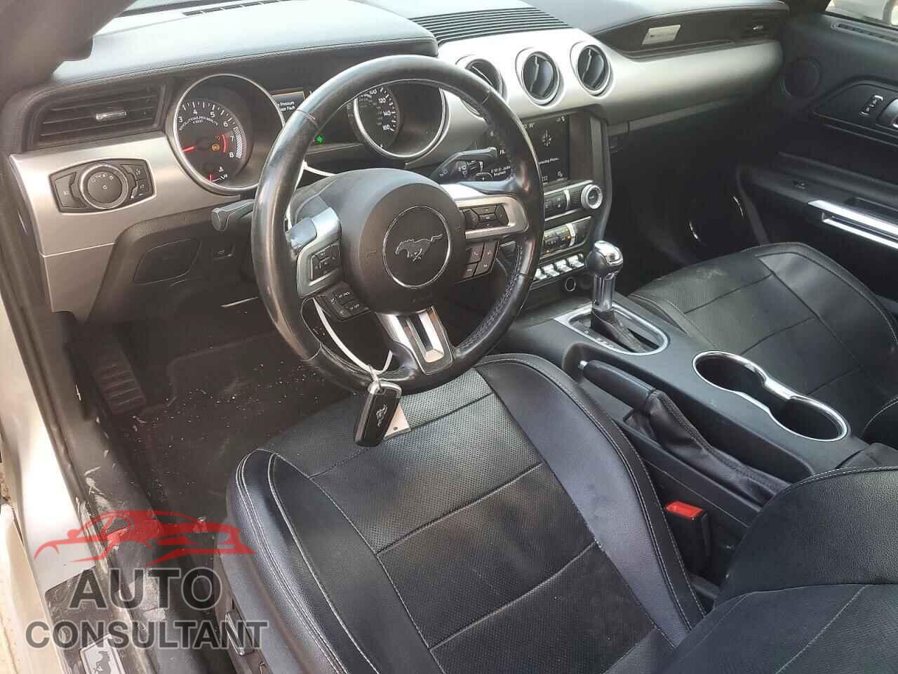 FORD MUSTANG 2019 - 1FATP8UH2K5149447