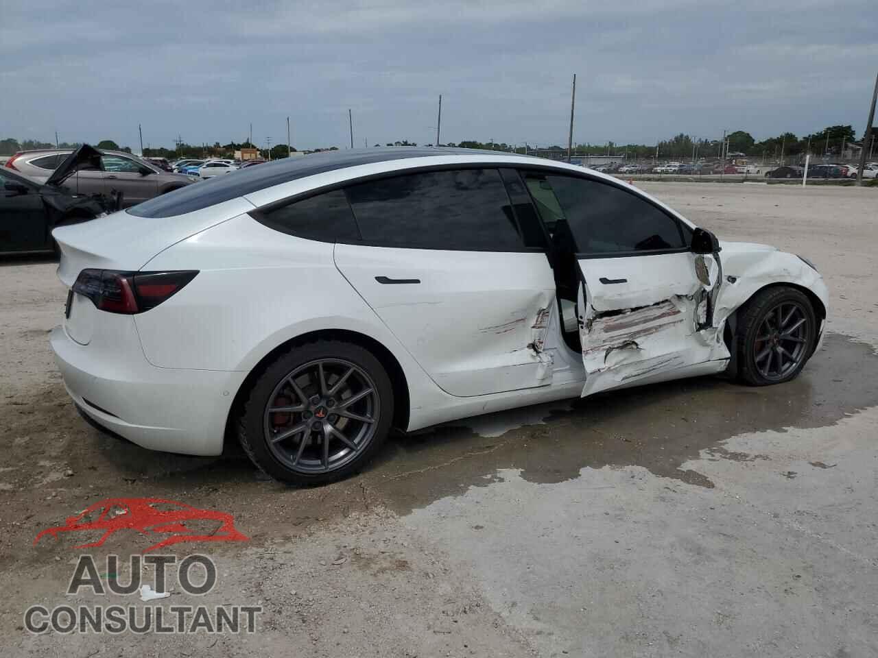 TESLA MODEL 3 2021 - 5YJ3E1EA9MF091525