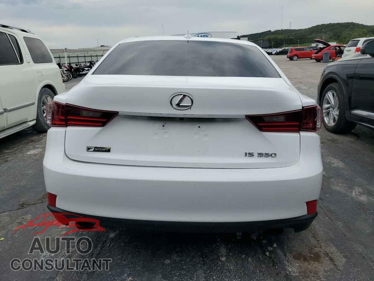 LEXUS IS 2014 - JTHBE1D20E5010029