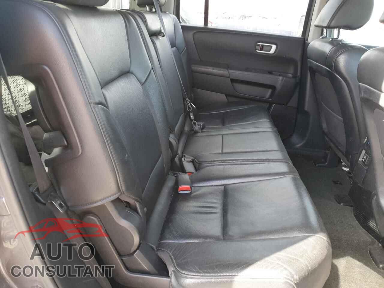 HONDA PILOT 2015 - 5FNYF4H58FB044363