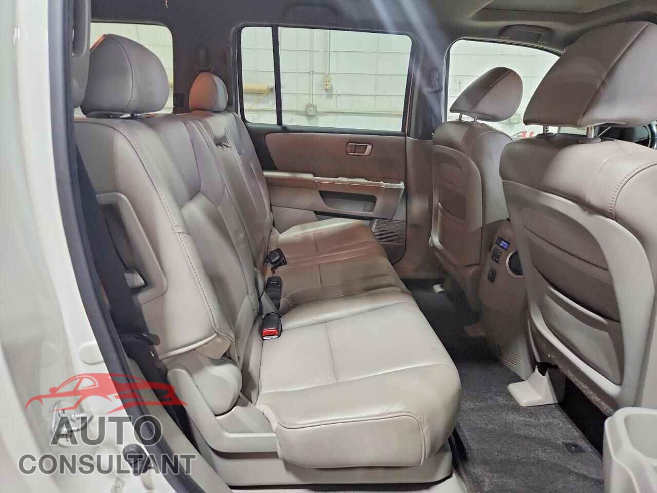 HONDA PILOT 2011 - 5FNYF4H56BB049961