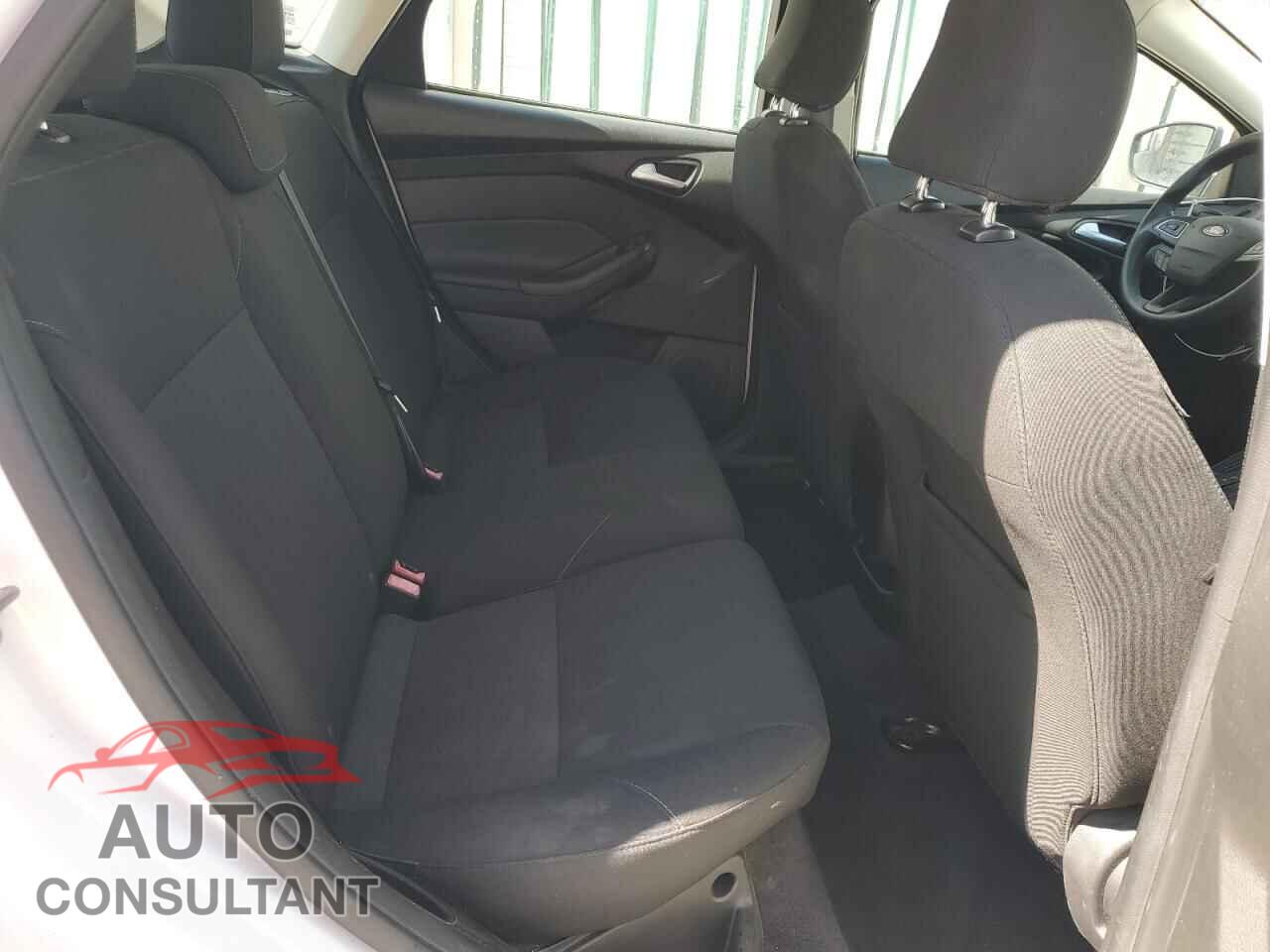 FORD FOCUS 2016 - 1FADP3K22GL270732