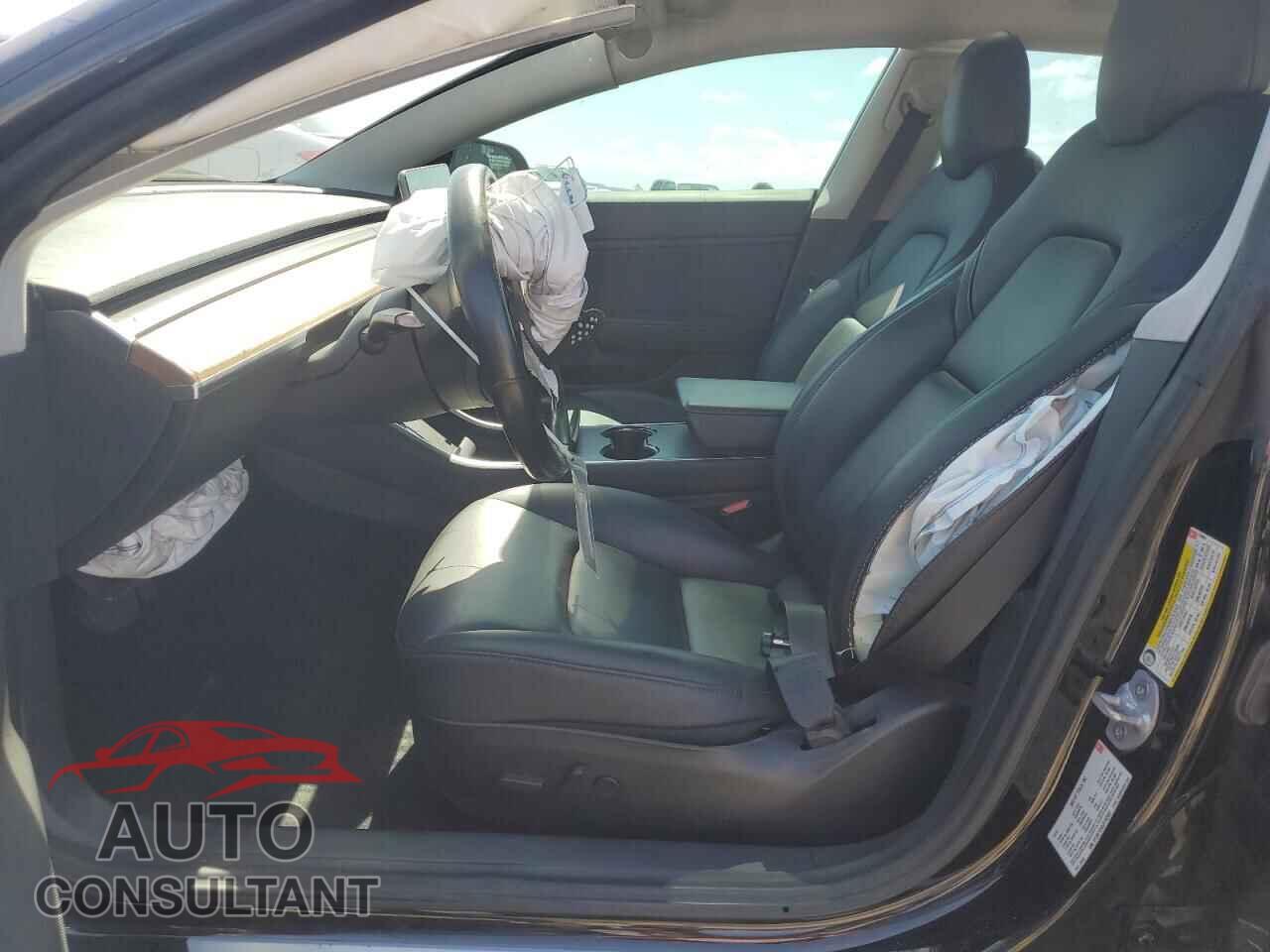 TESLA MODEL 3 2018 - 5YJ3E1EA5JF152087