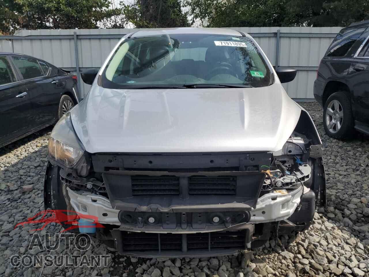 FORD ESCAPE 2018 - 1FMCU0F72JUB67830