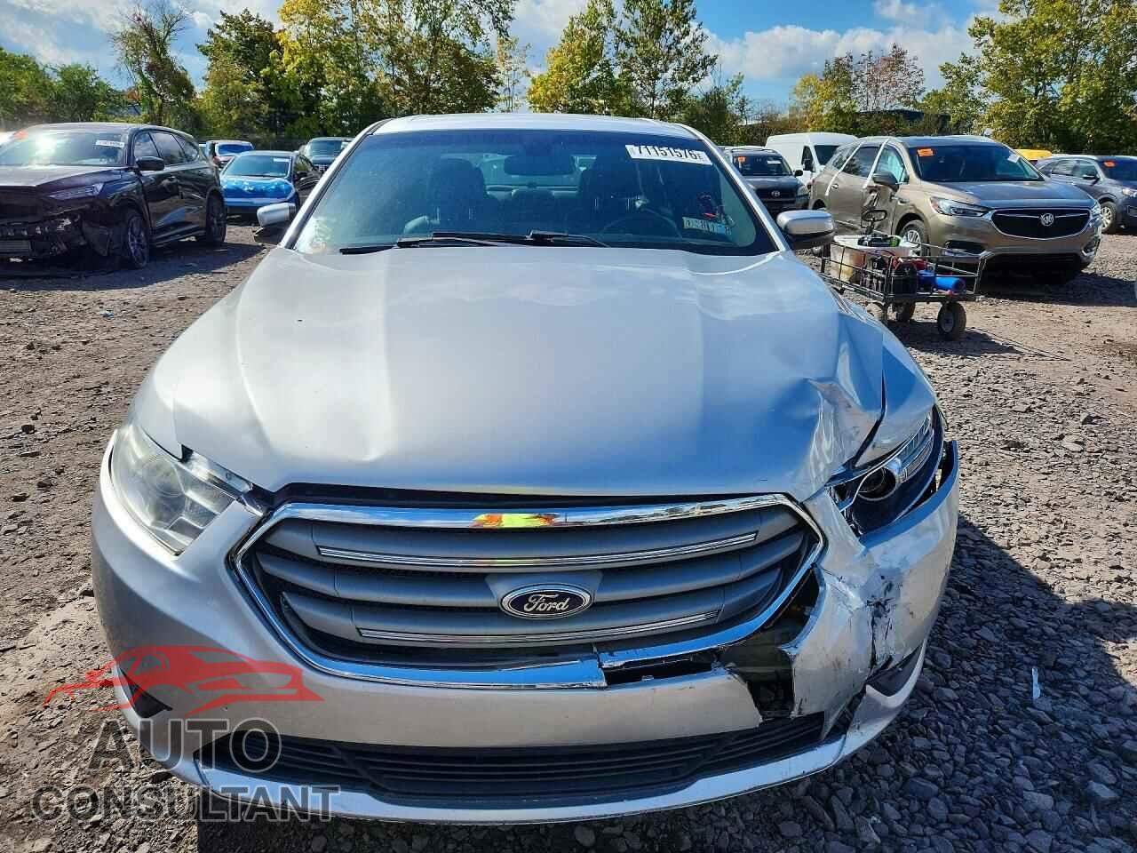 FORD TAURUS 2013 - 1FAHP2E88DG133956