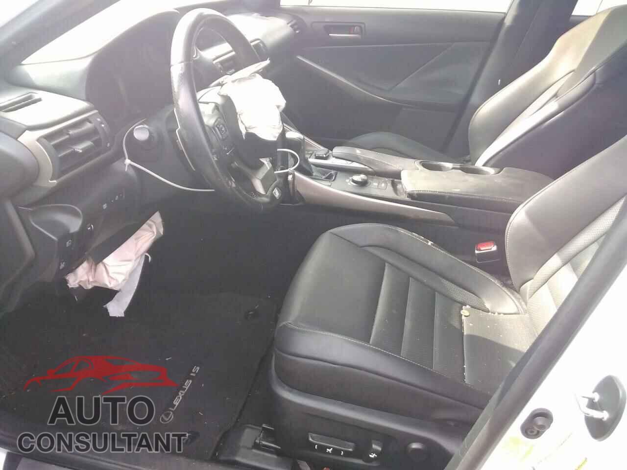 LEXUS IS 2018 - JTHBA1D25J5062360