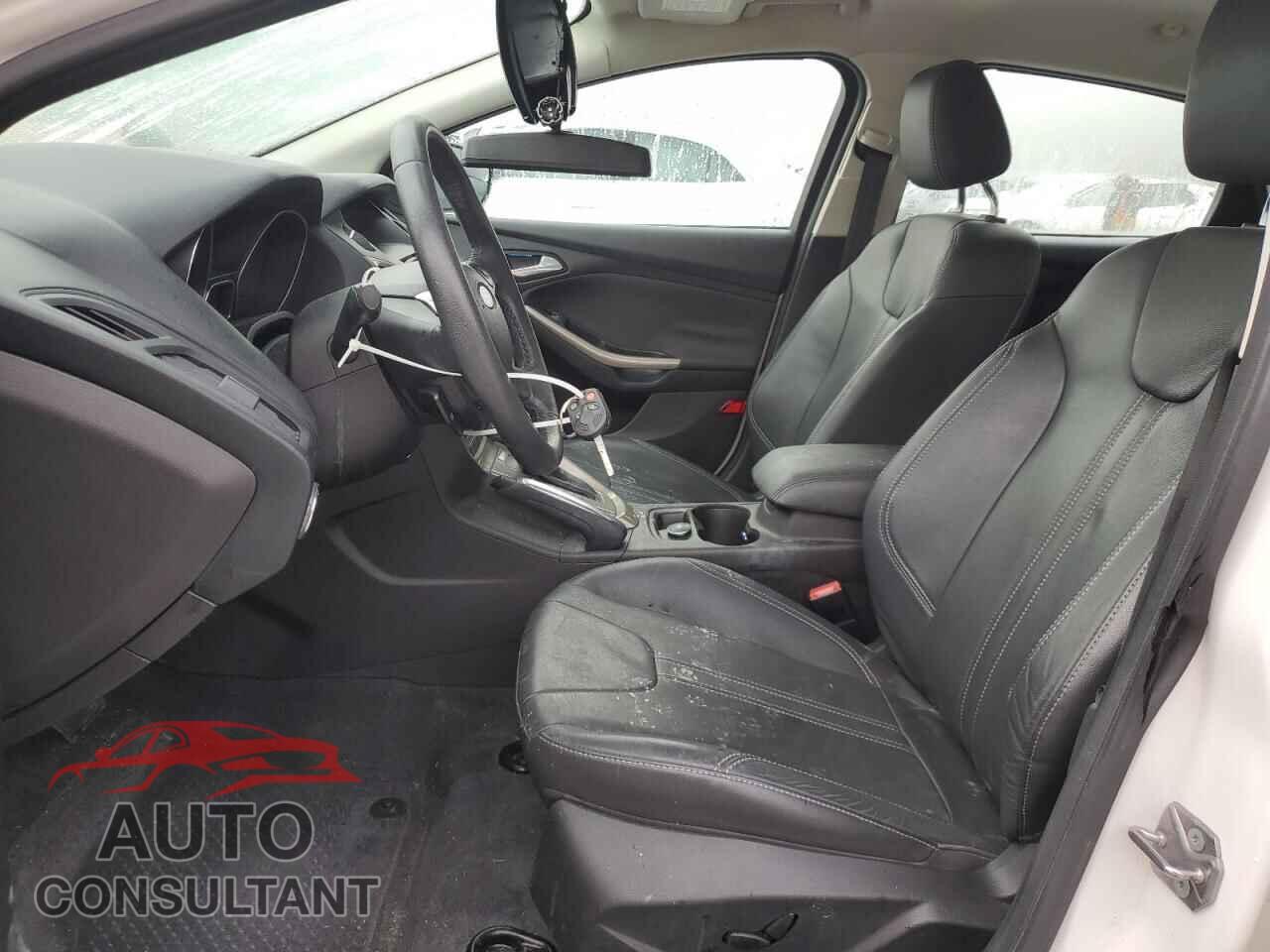 FORD FOCUS 2012 - 1FAHP3H23CL128280