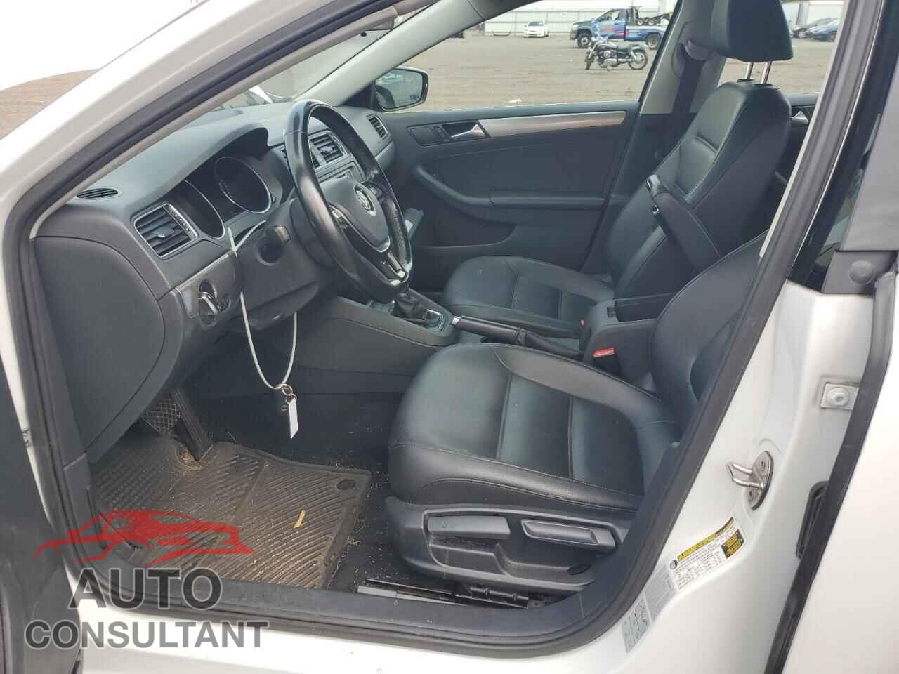 VOLKSWAGEN JETTA 2017 - 3VWDB7AJ2HM364664