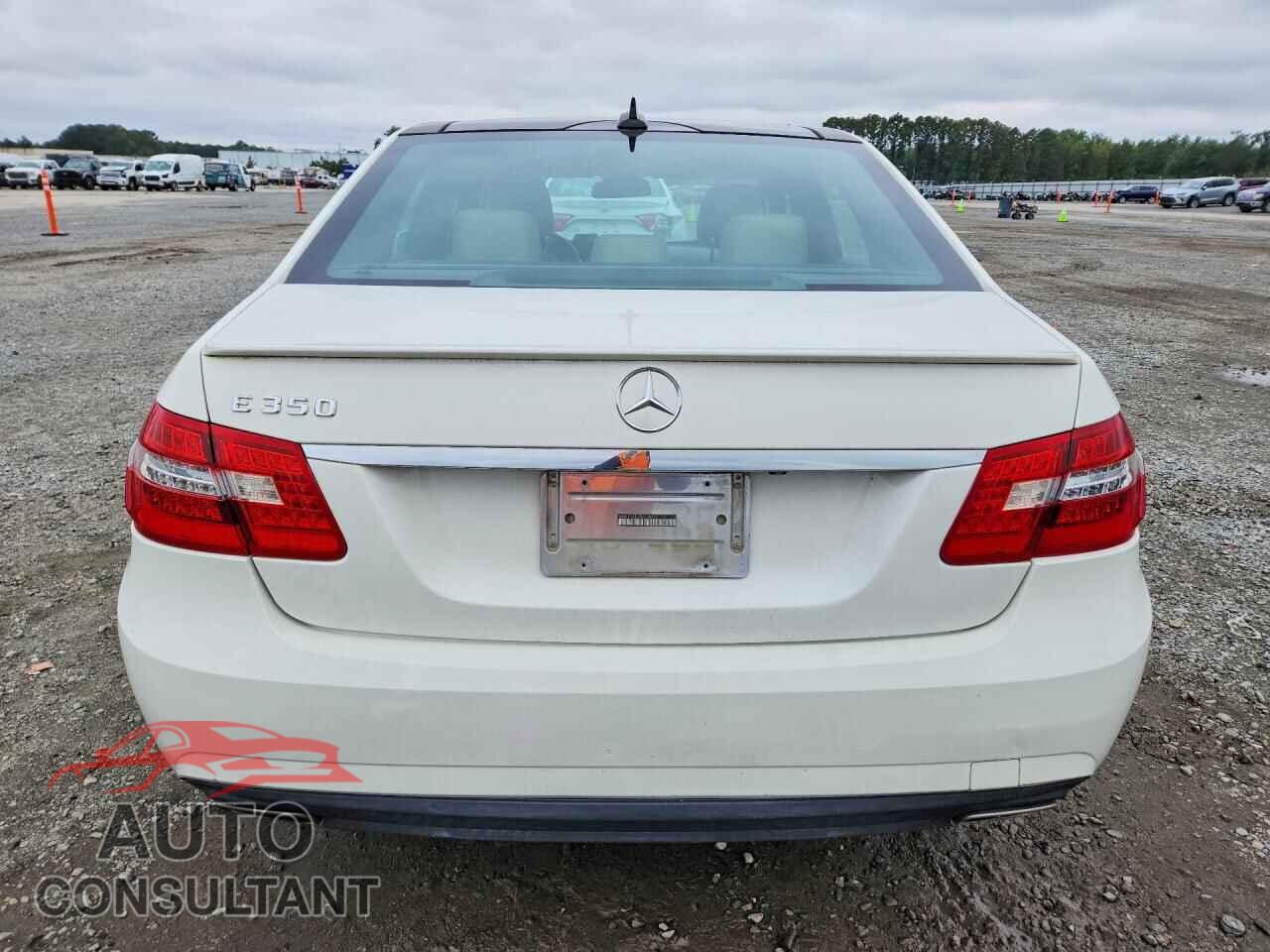 MERCEDES-BENZ E-CLASS 2011 - WDDHF5GBXBA310925