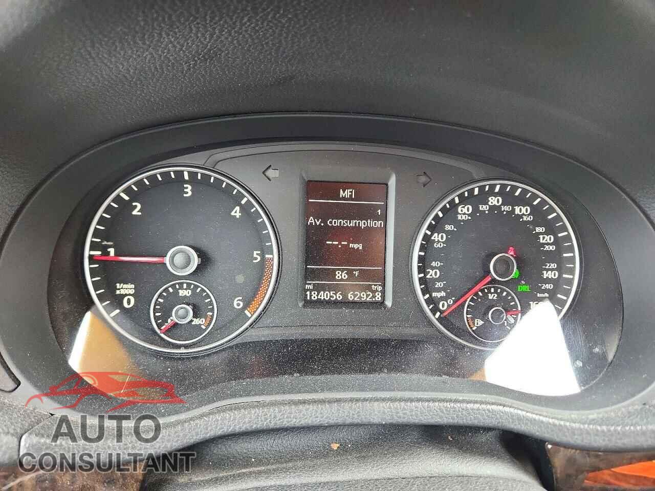 VOLKSWAGEN PASSAT 2015 - 1VWCV7A32FC012929
