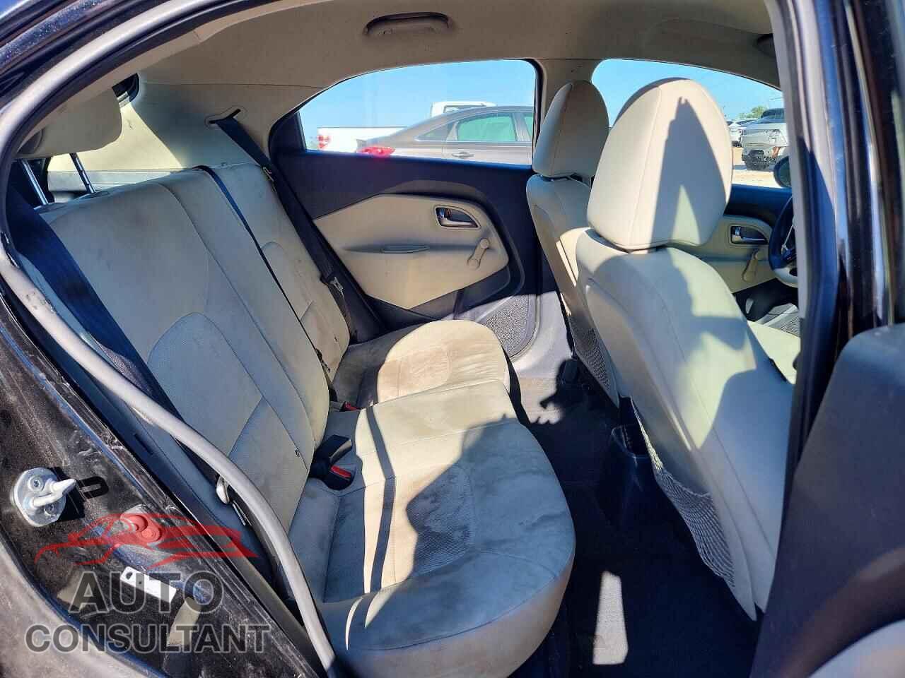 KIA RIO 2013 - KNADM5A3XD6196654