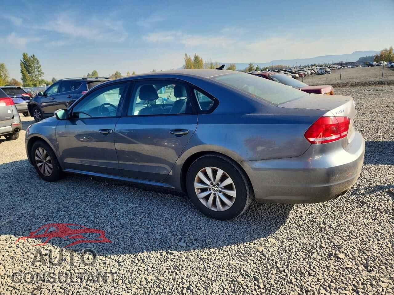 VOLKSWAGEN PASSAT 2014 - 1VWAT7A36EC071560