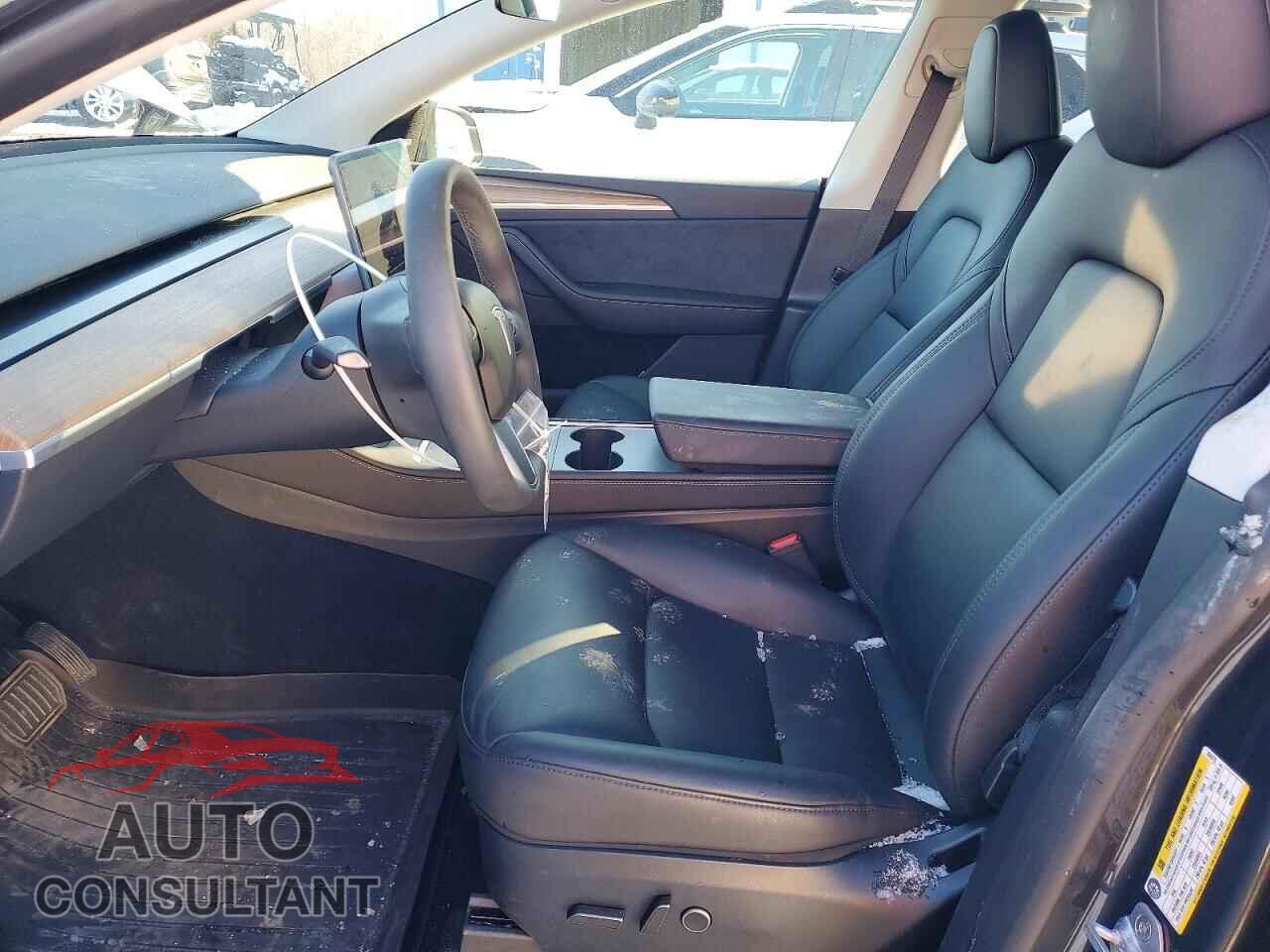 TESLA MODEL Y 2024 - 7SAYGDEE9RA298976