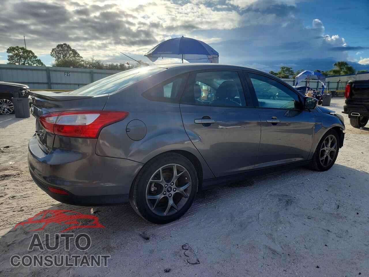FORD FOCUS 2013 - 1FADP3F27DL325939