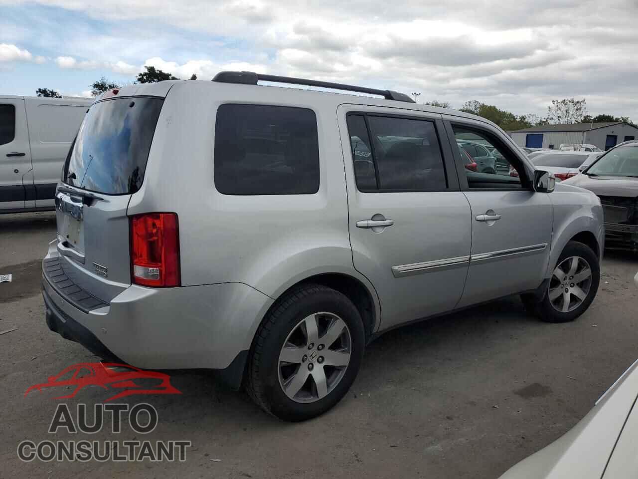 HONDA PILOT 2013 - 5FNYF4H99DB064735