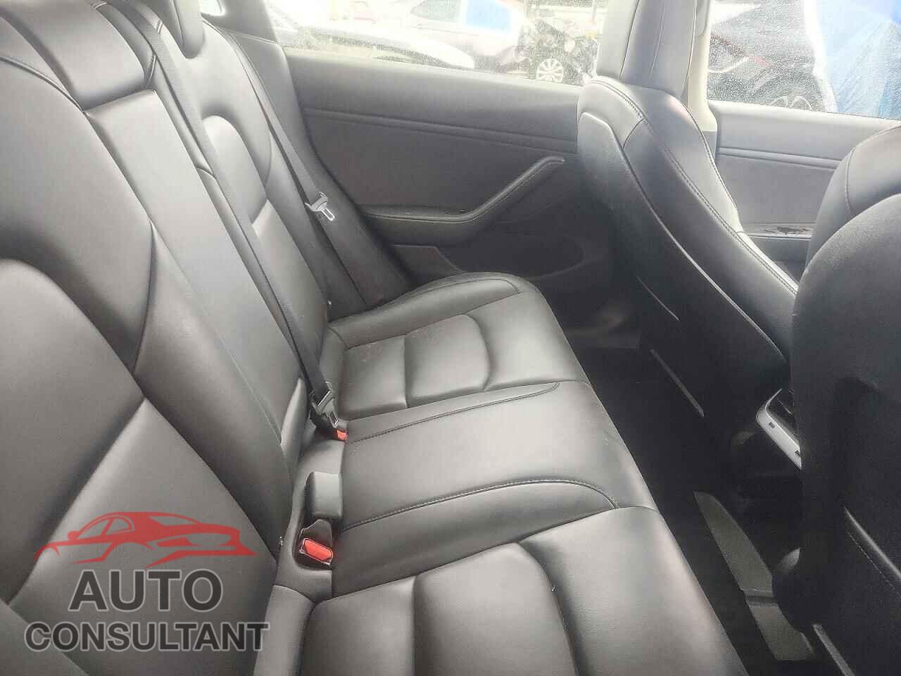 TESLA MODEL 3 2018 - 5YJ3E1EBXJF130790