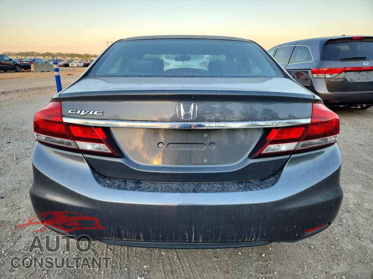 HONDA CIVIC 2013 - 2HGFB2F57DH589702
