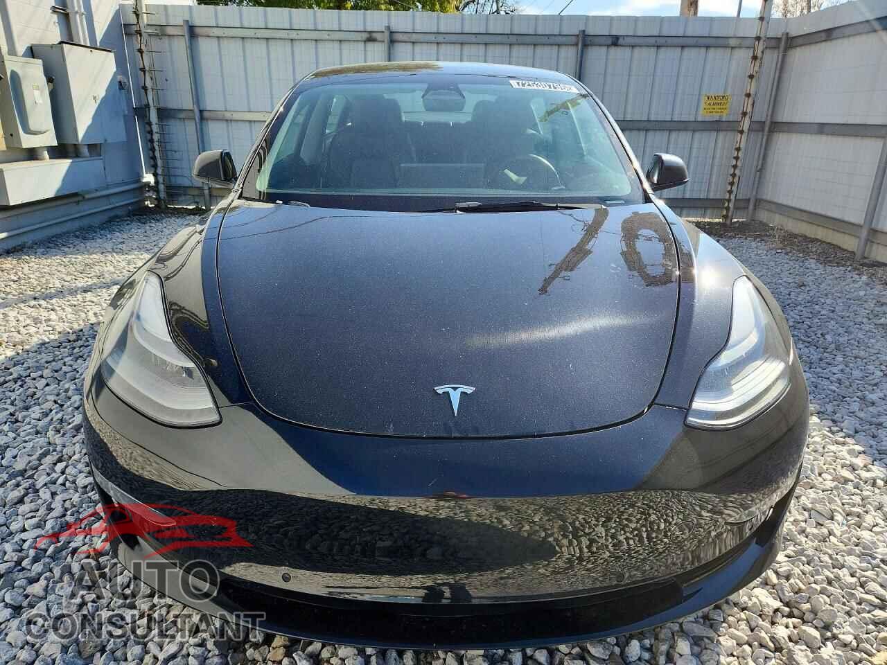 TESLA MODEL 3 2022 - 5YJ3E1EA4NF372360