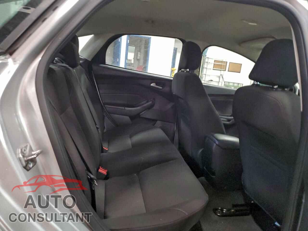 FORD FOCUS 2015 - 1FADP3F23FL363798