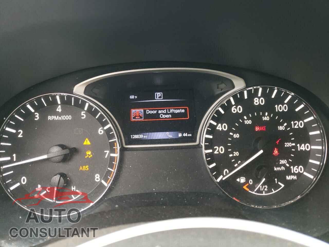 NISSAN PATHFINDER 2017 - 5N1DR2MN3HC656692
