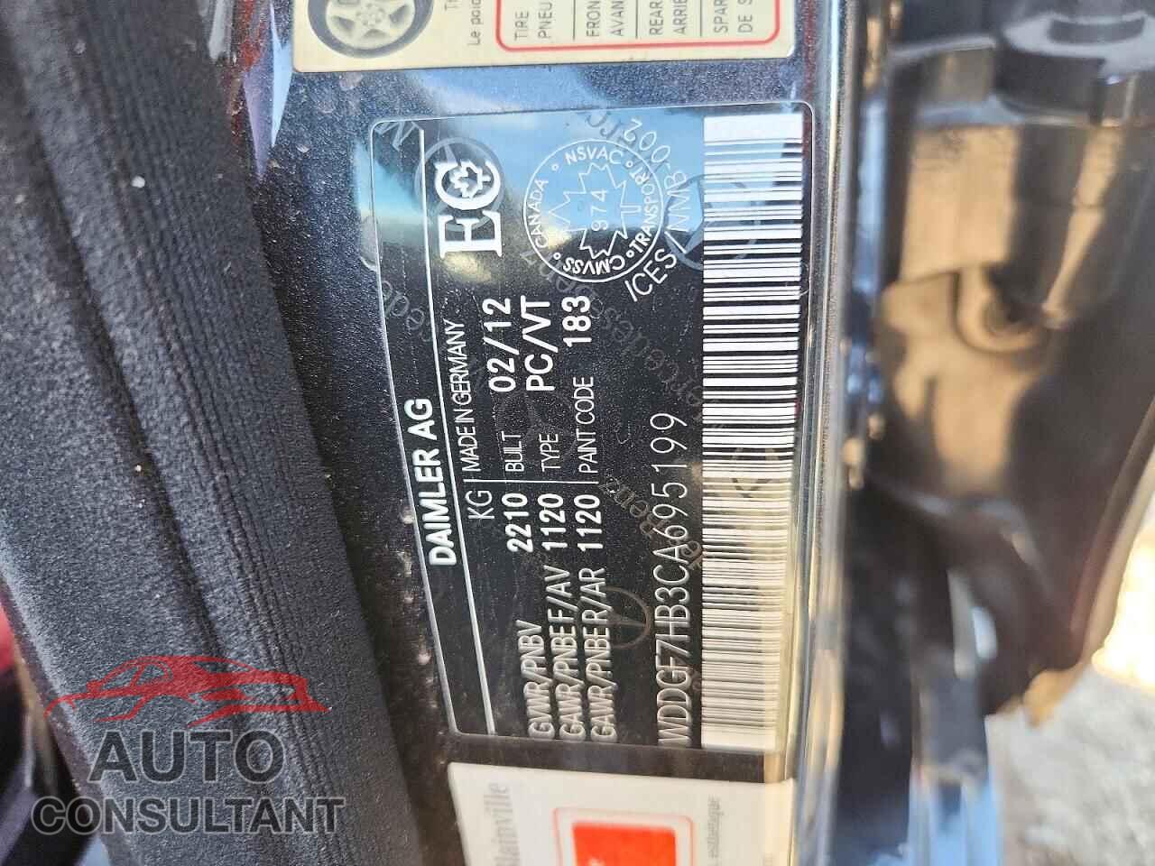 MERCEDES-BENZ C-CLASS 2012 - WDDGF7HB3CA695199