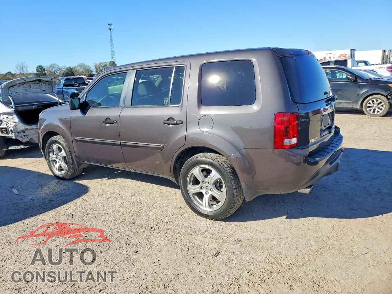 HONDA PILOT 2015 - 5FNYF3H56FB018449