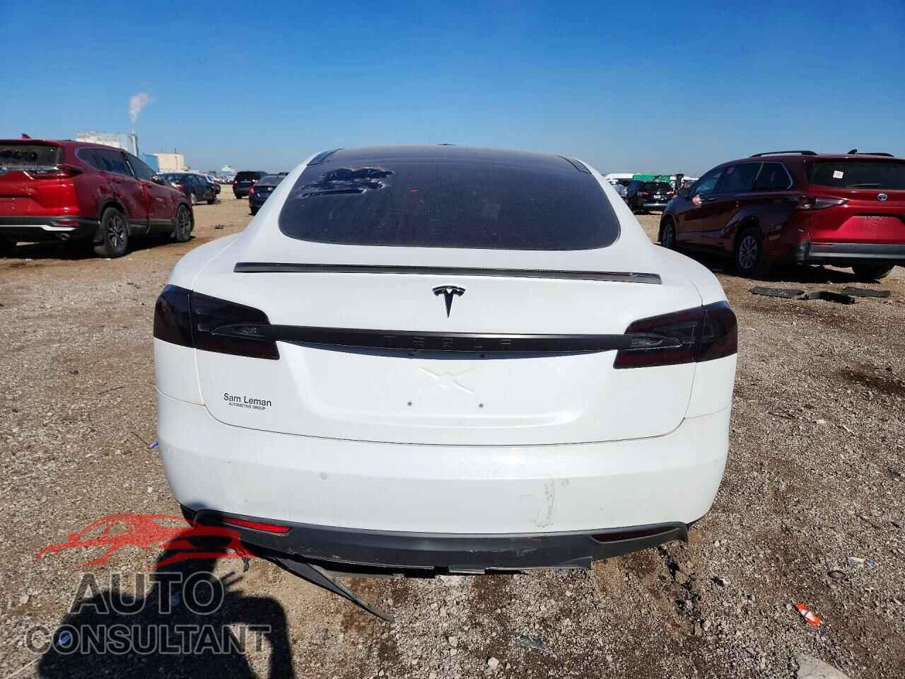 TESLA MODEL S 2015 - 5YJSA1E25FF116634