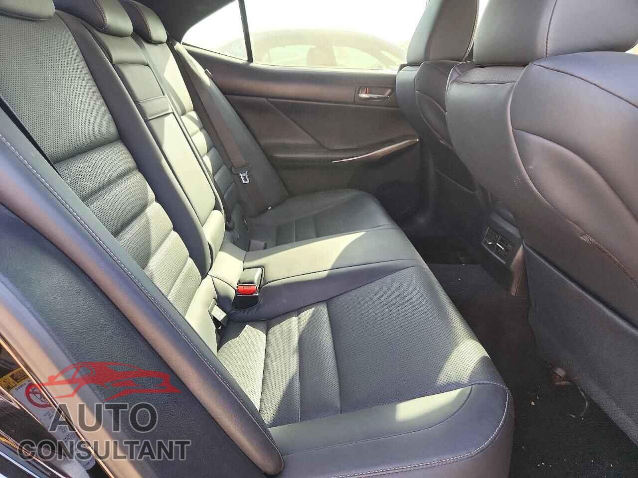 LEXUS IS 2014 - JTHCE1D28E5004659