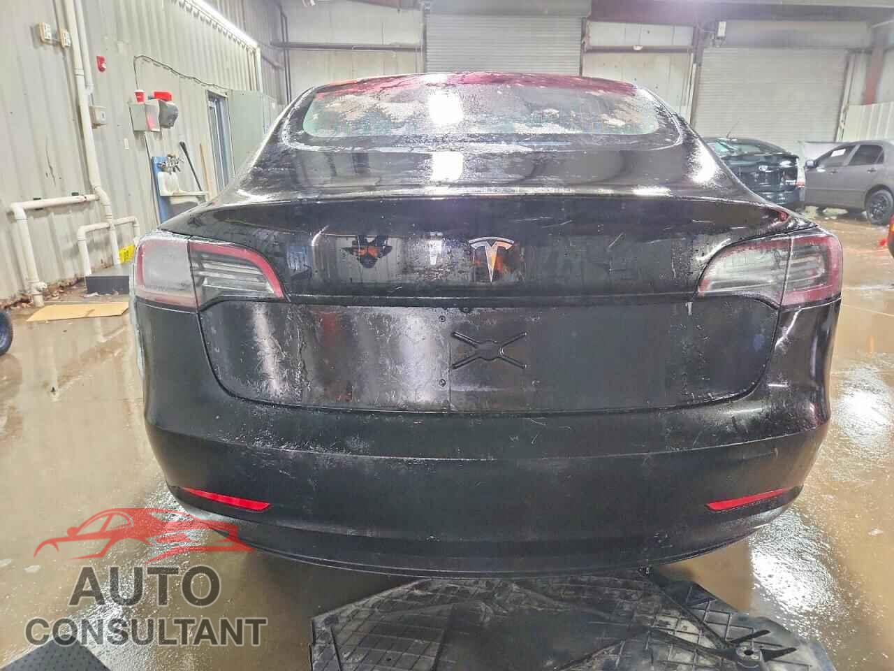 TESLA MODEL 3 2018 - 5YJ3E1EAXJF002704