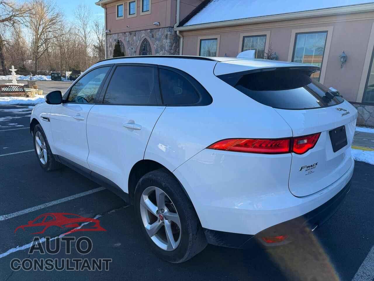 JAGUAR F-PACE 2018 - SADCJ2FX1JA269070