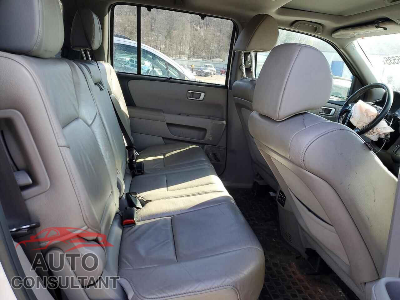 HONDA PILOT 2013 - 5FNYF4H93DB070482