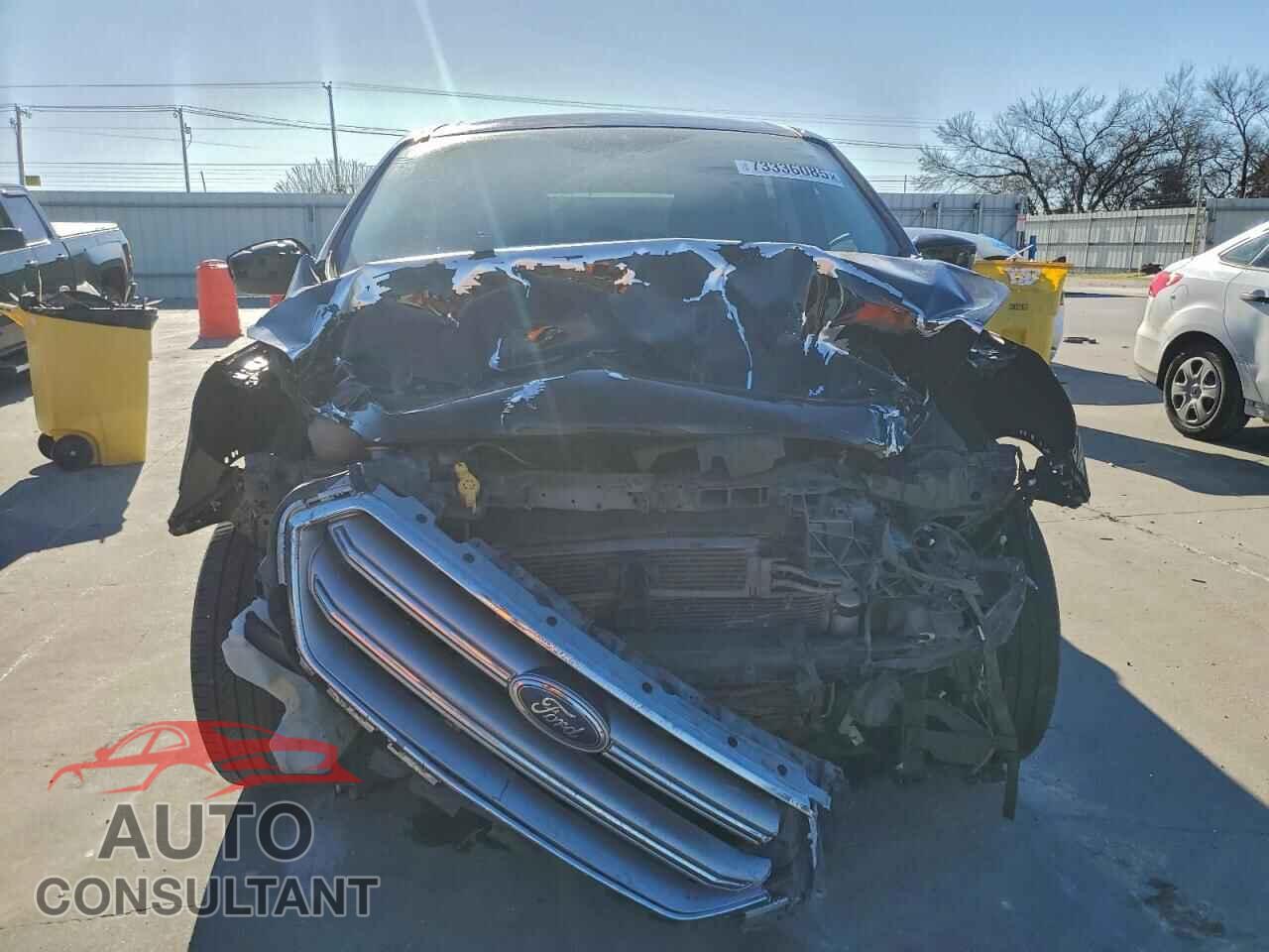 FORD ESCAPE 2017 - 1FMCU0G92HUC52418
