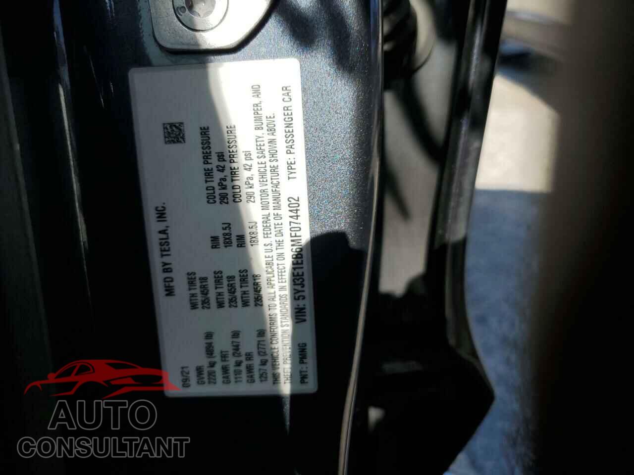 TESLA MODEL 3 2021 - 5YJ3E1EB6MF074402