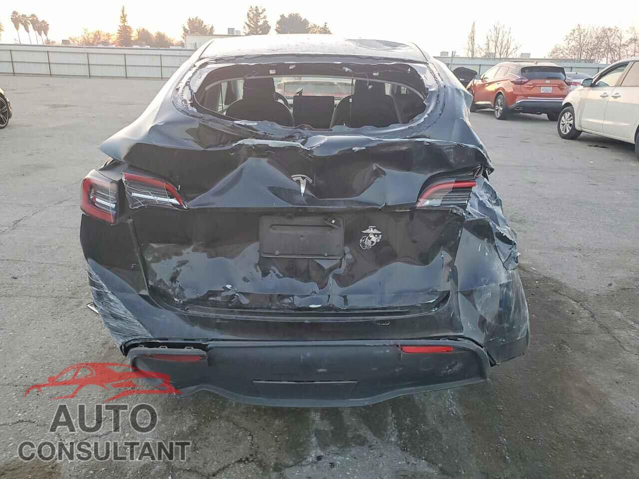 TESLA MODEL Y 2024 - 7SAYGDED0RF095193