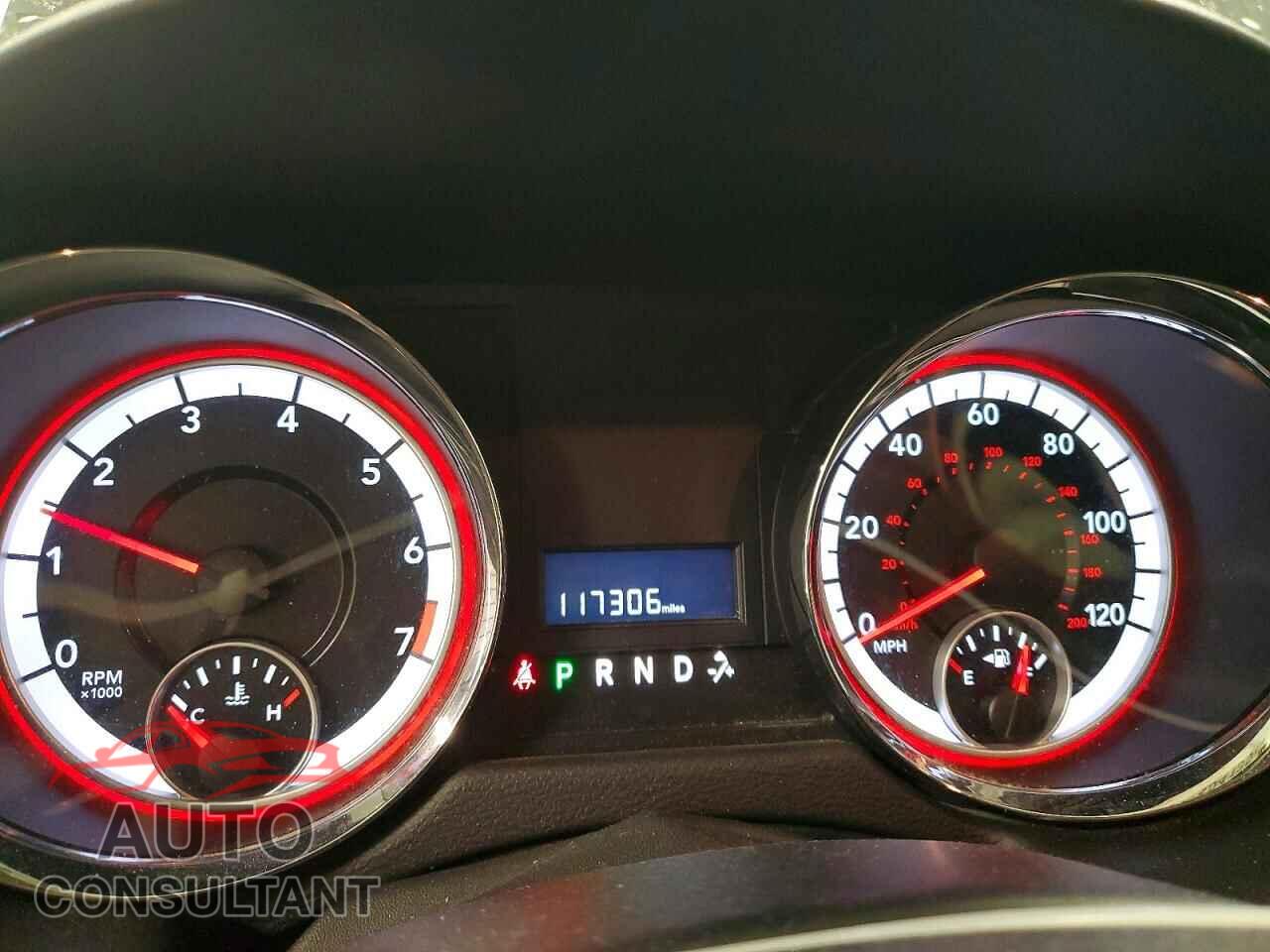 DODGE CARAVAN 2011 - 2D4RN3DG1BR700896