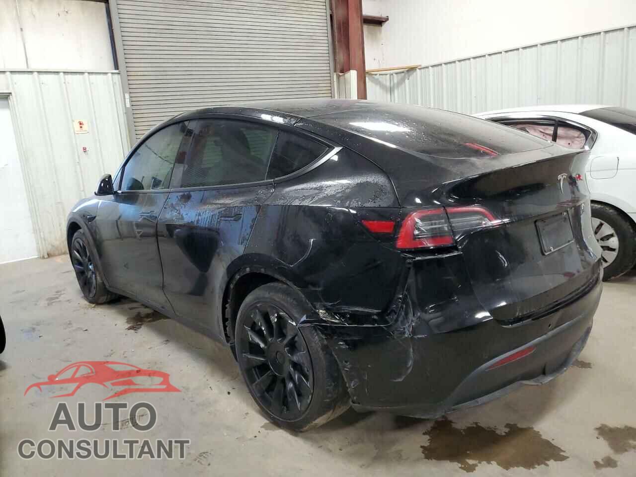 TESLA MODEL Y 2021 - 5YJYGAEE4MF262944