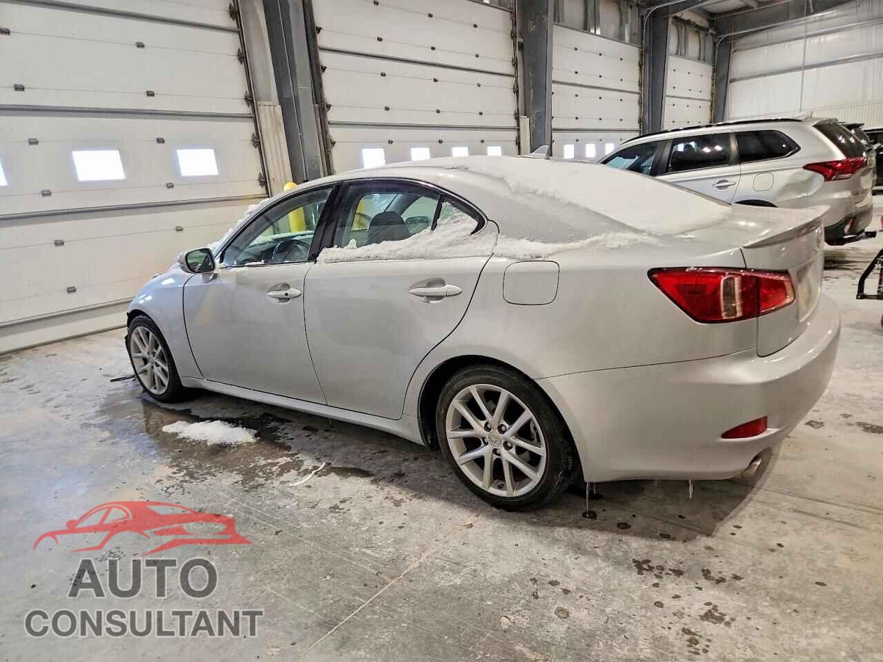 LEXUS IS 2011 - JTHBF5C20B5155315