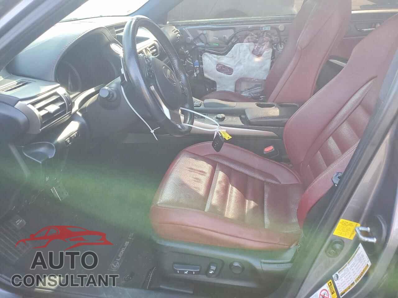 LEXUS IS 2015 - JTHBE1D27F5015942