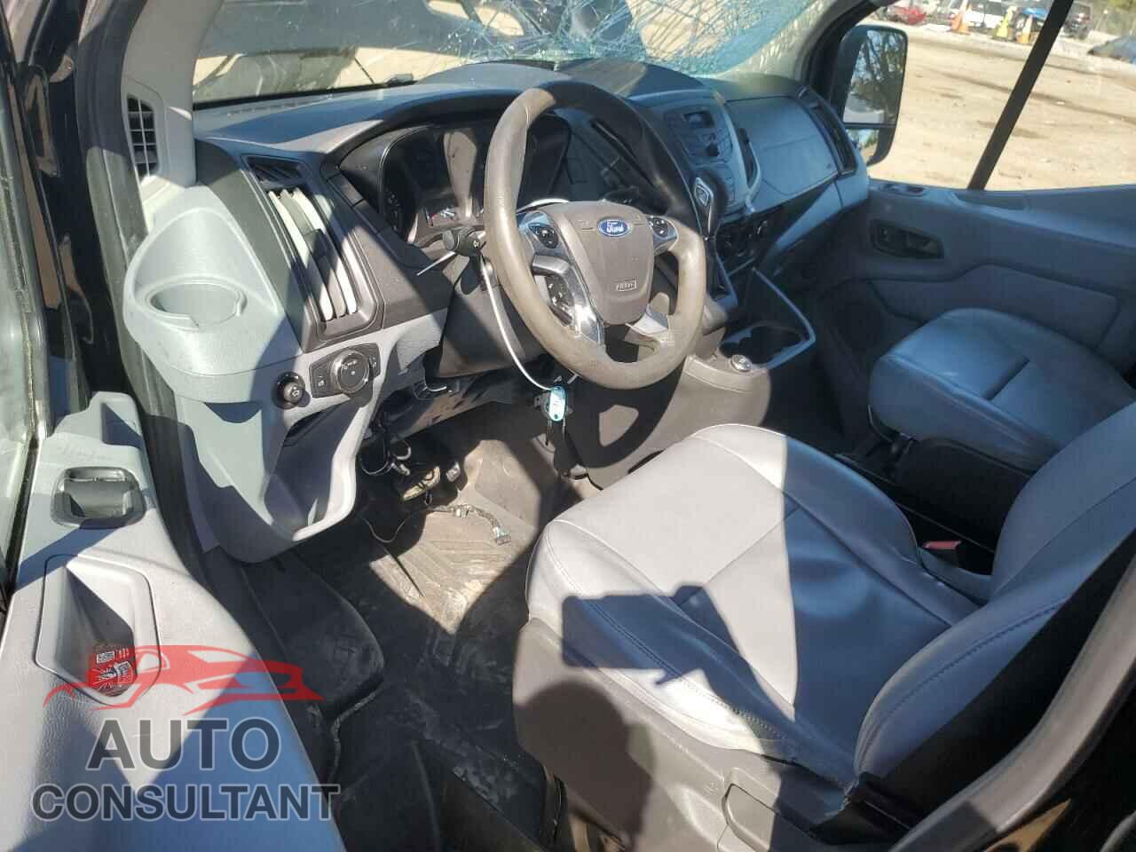 FORD TRANSIT 2019 - 1FTYR2CM6KKB10058