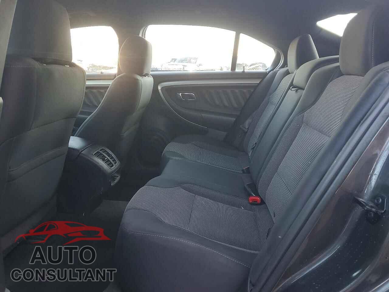 FORD TAURUS 2018 - 1FAHP2E83JG123038