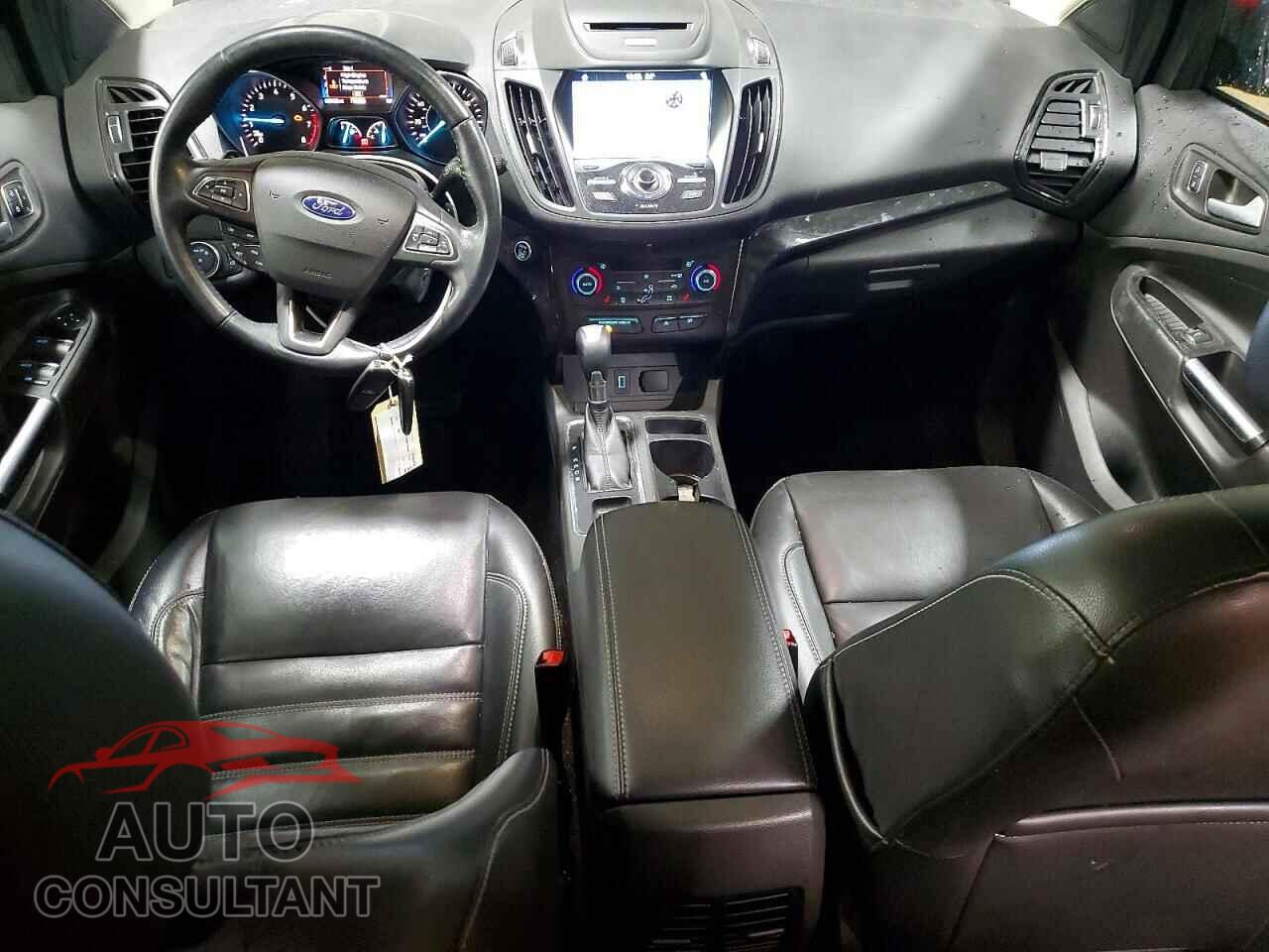 FORD ESCAPE 2017 - 1FMCU9JD6HUE31367