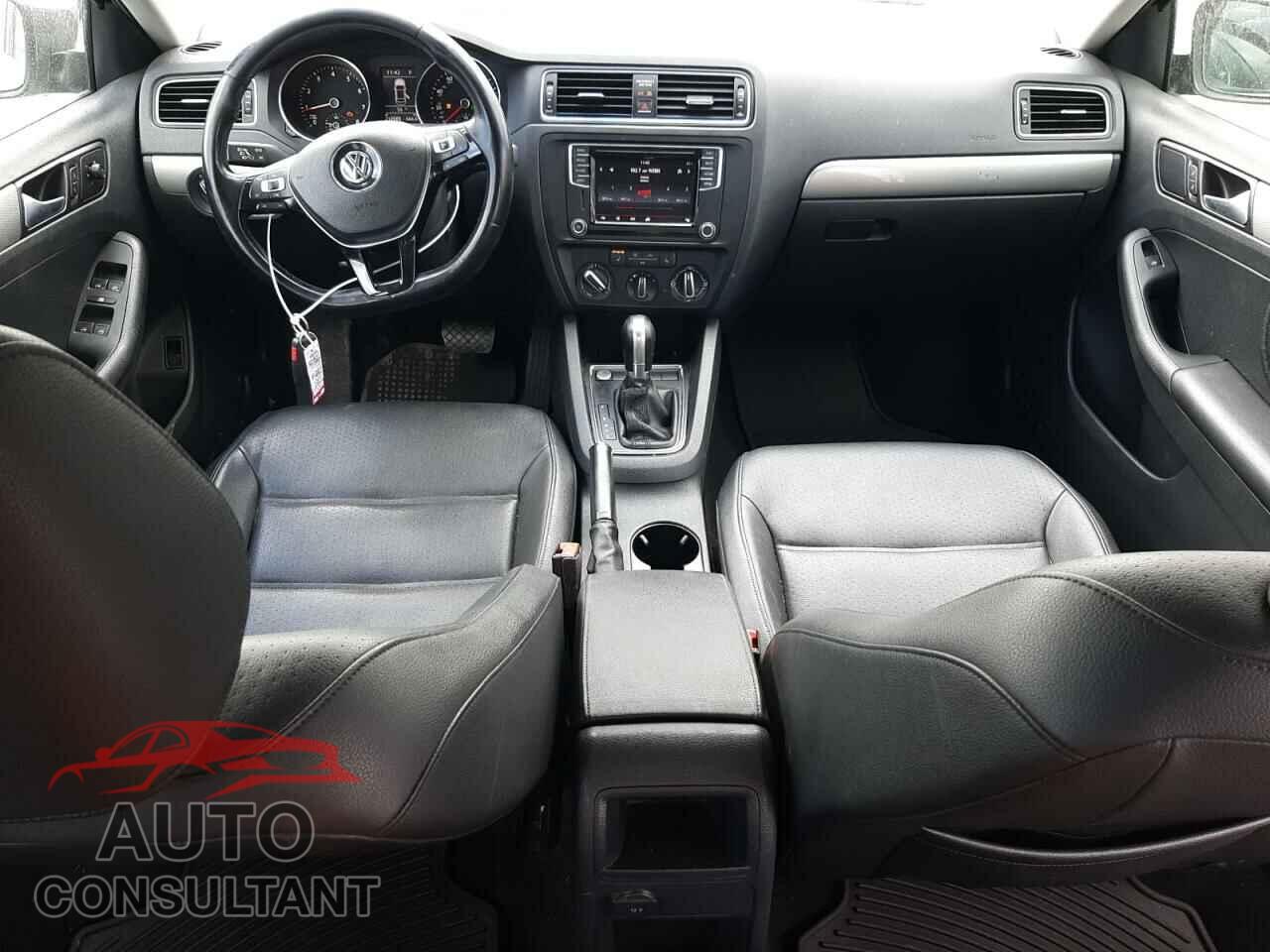 VOLKSWAGEN JETTA 2017 - 3VWDB7AJ7HM238235