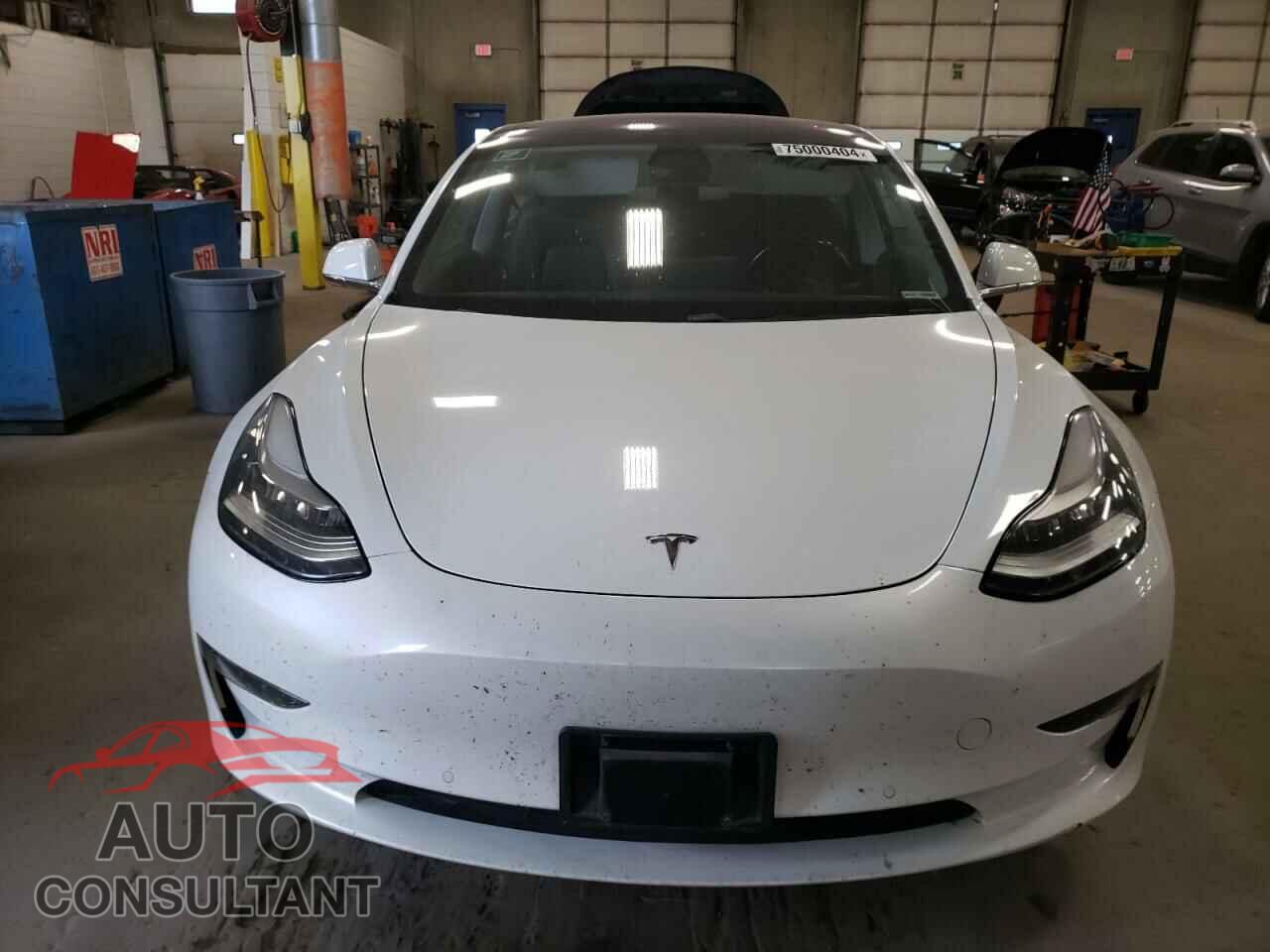 TESLA MODEL 3 2018 - 5YJ3E1EB2JF115457