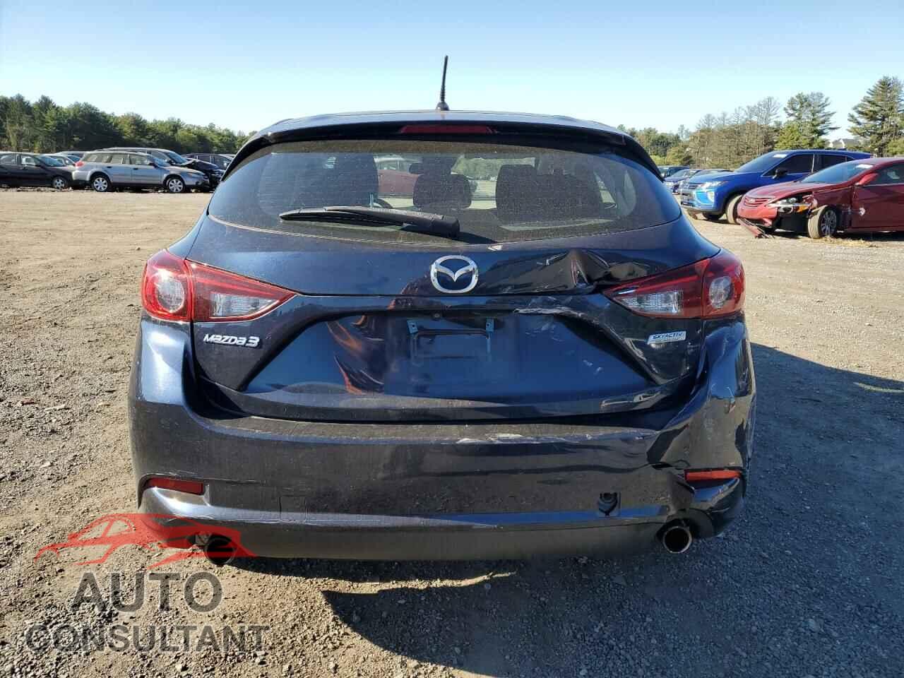 MAZDA 3 2018 - 3MZBN1K79JM194596