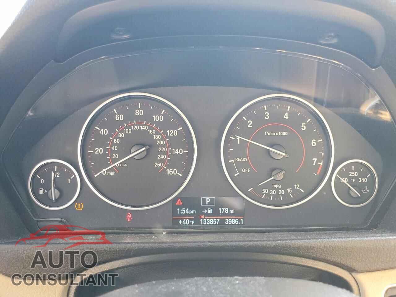 BMW 3 SERIES 2016 - WBA8E9C55GK646226
