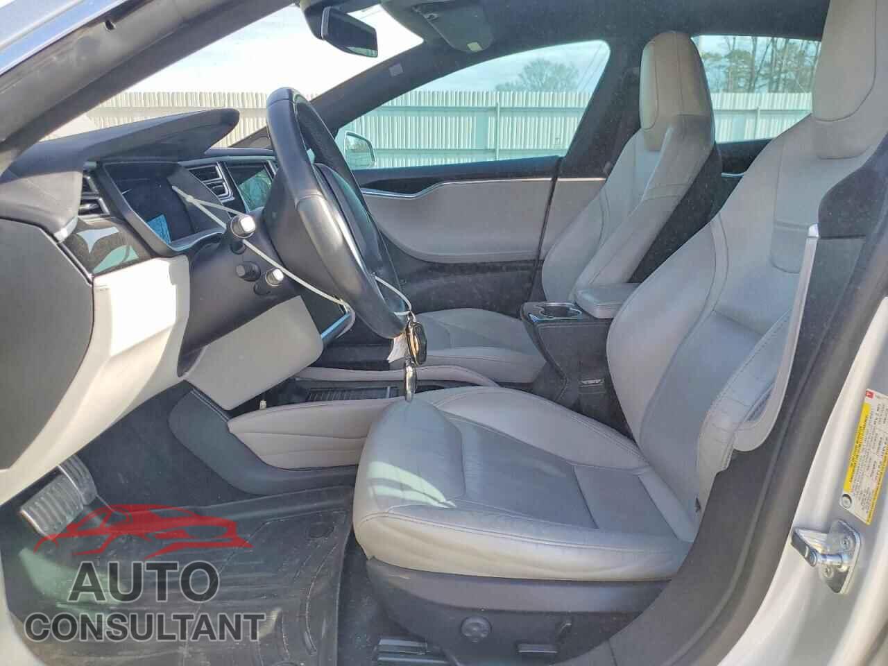 TESLA MODEL S 2015 - 5YJSA1E43FF115211