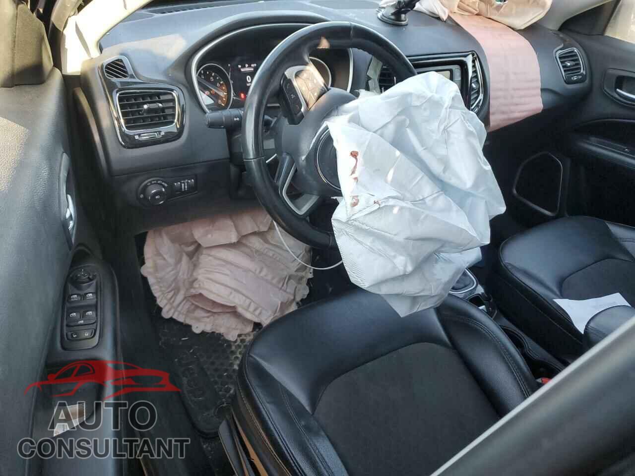JEEP COMPASS 2018 - 3C4NJDBB7JT479529