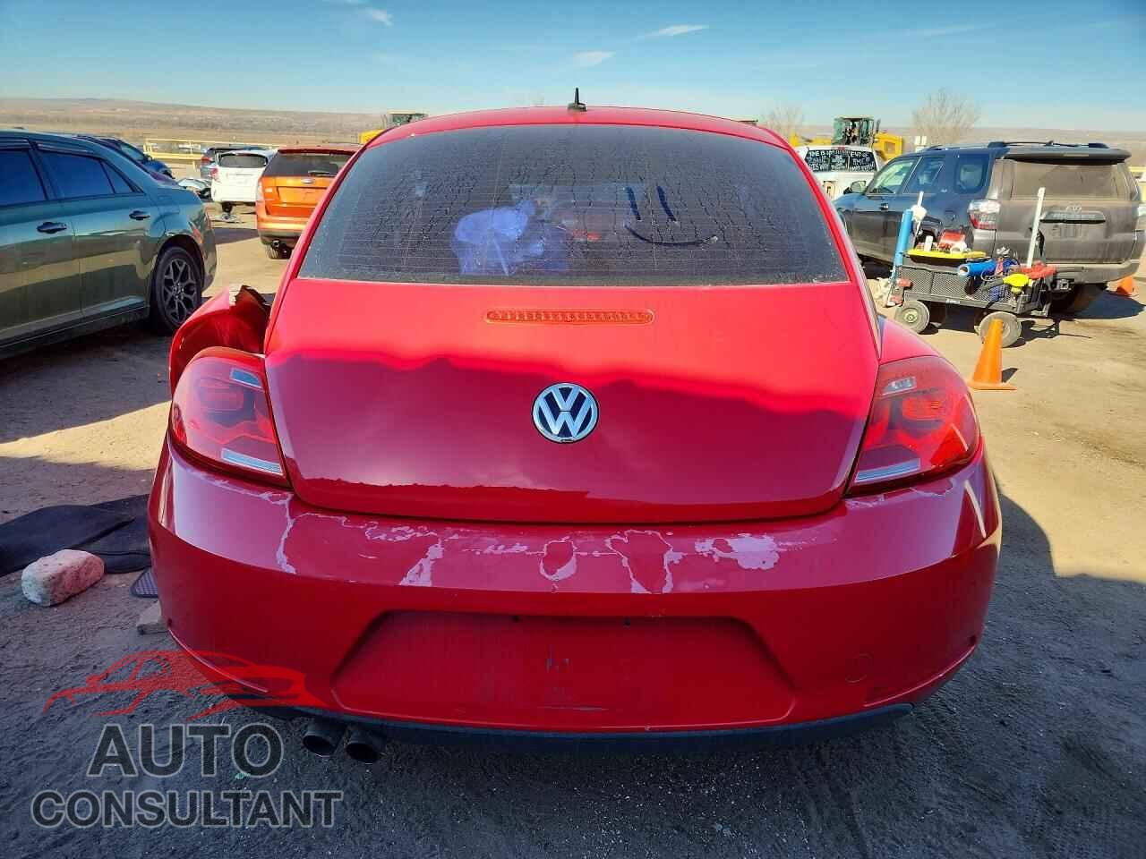 VOLKSWAGEN BEETLE 2013 - 3VWFP7AT5DM621435