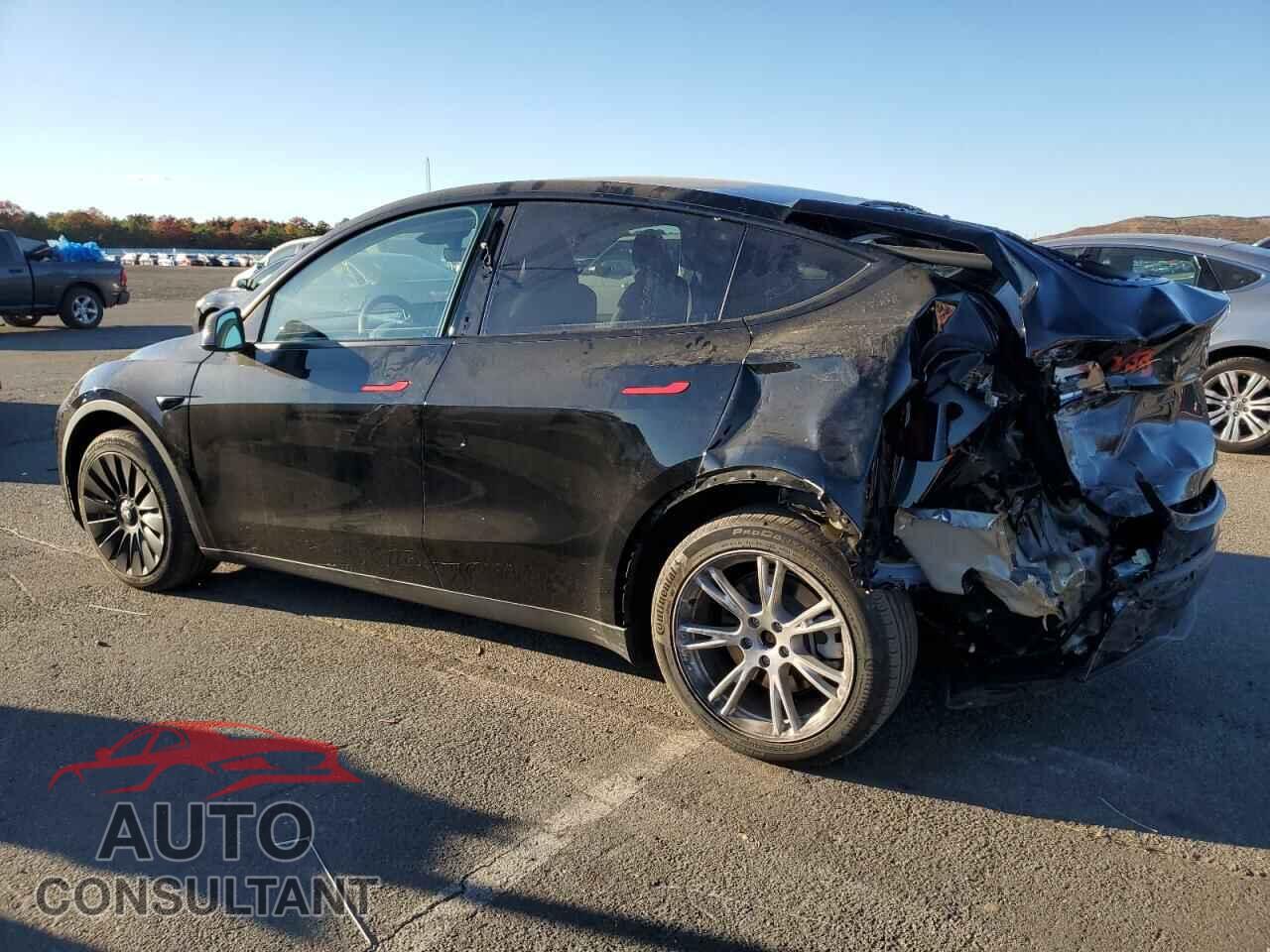 TESLA MODEL Y 2023 - 7SAYGAEE7PF896899